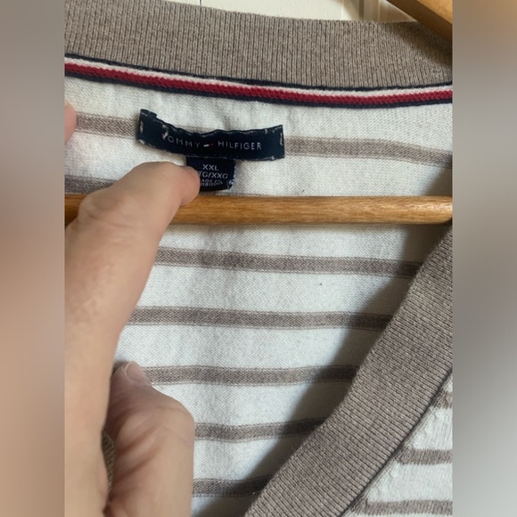 Tommy Hilfiger sweater size XXL - Picture 4 of 9